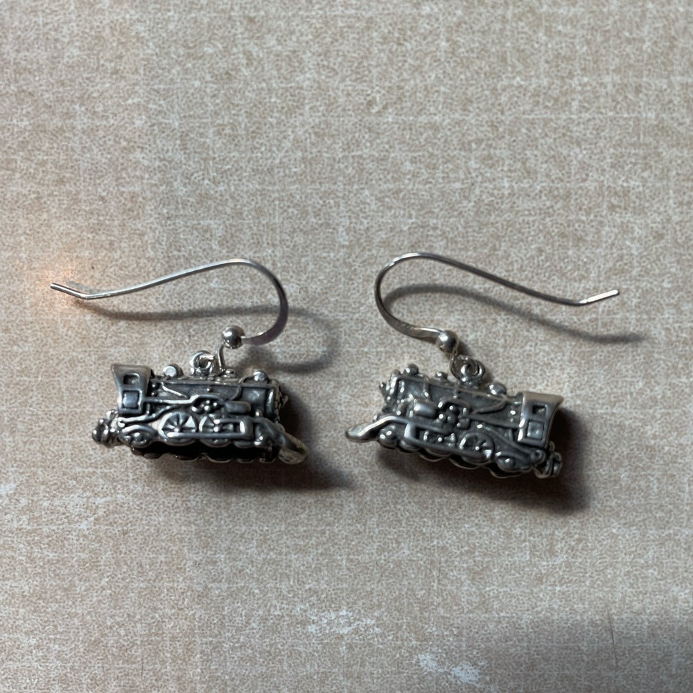 Train earring